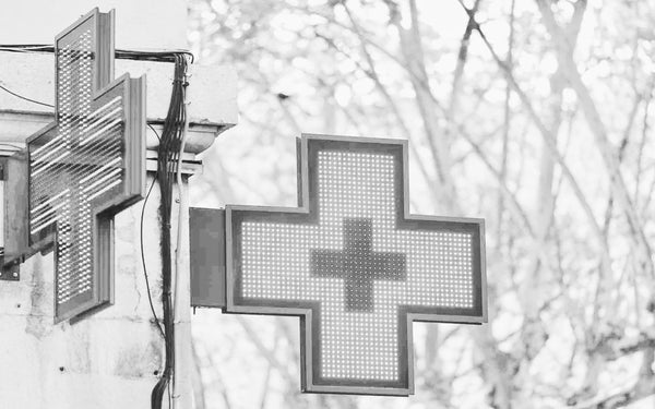 La Cruz verde es el símbolo de las farmacias francesas.